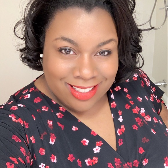 Meet your Posher, Sabrina. - Picture 12 of 17